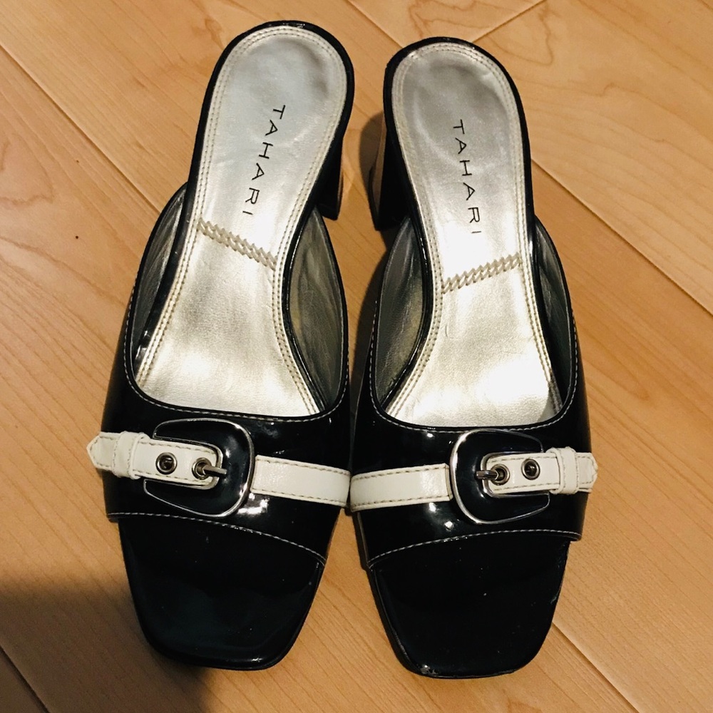 Tahari Sandals 👡 with buckle.Bundle promo: send offer - 5 items for $35 🌸 - Picture 3 of 7
